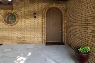 1710 Park Hill Dr, Arlington, TX 76012 - Photo 4