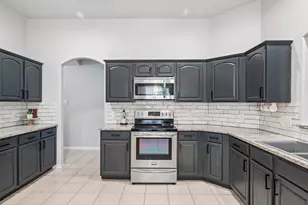 137 Tomahawk Dr, Greenville, TX 75402 - Photo 6