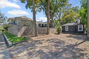 301 S Edgefield Ave, Dallas, TX 75208 - Photo 32
