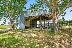 1017 Co Rd 4699, Boyd, TX 76023 - Photo 32