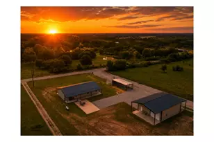1017 Co Rd 4699, Boyd, TX 76023 - Photo 2