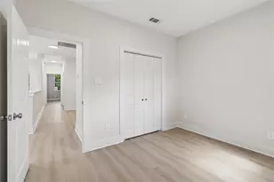 132 Cottonwood St, Fort Worth, TX 76111 - Photo 10