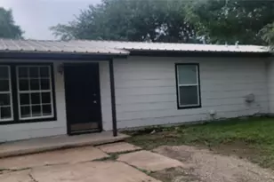 716 N Cummings Dr, Alvarado, TX 76009 - Photo 2