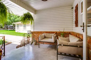 2627 W 10th St, Dallas, TX 75211 - Photo 6