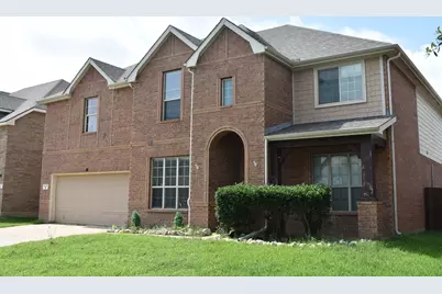425 Crown Oaks Drive, Fort Worth, TX 76131 - Photo 2