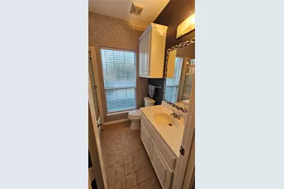 8207 Persimmon Street, Irving, TX 75063 - Photo 12