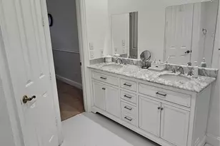 8207 Persimmon St, Irving, TX 75063 - Photo 22