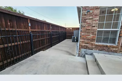 8207 Persimmon Street, Irving, TX 75063 - Photo 30