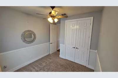 8207 Persimmon Street, Irving, TX 75063 - Photo 14