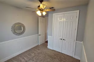 8207 Persimmon St, Irving, TX 75063 - Photo 14