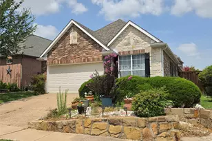 8207 Persimmon St, Irving, TX 75063 - Photo 2