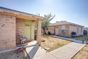 121 Cambridge Dr, Saginaw, TX 76179 - Photo 1