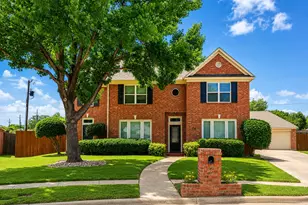 8533 Castle Creek Rd, North Richland Hills, TX 76182 - Photo 1