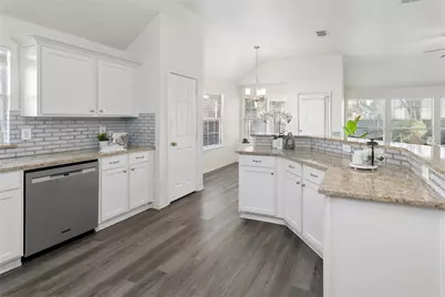 10905 Camelot Drive, Frisco, TX 75035 - Photo 16