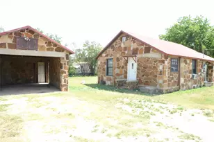 1006 S Bluffton, San Saba, TX 76877 - Photo 4