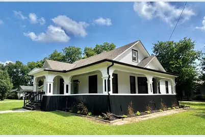 402 E Navasota Street, Groesbeck, TX 76642 - Photo 2