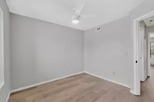 734 W Collins St, Denton, TX 76201 - Photo 18