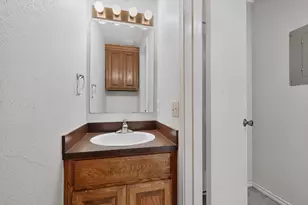 734 W Collins St, Denton, TX 76201 - Photo 12