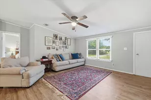 4414 Apple Tree Ct, Granbury, TX 76048 - Photo 6