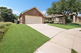 5725 Dunraven Trail, Fort Worth, TX 76244 - Photo 2