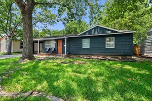 555 W Main St, Lancaster, TX 75146 - Photo 2