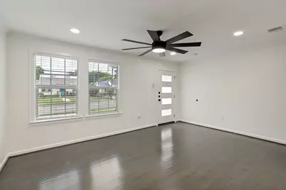 6502 Howard Avenue, Dallas, TX 75227 - Photo 2