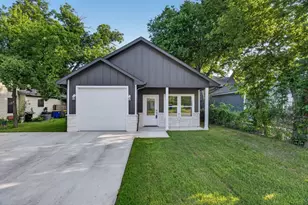 107 Smith St, Hillsboro, TX 76645 - Photo 2