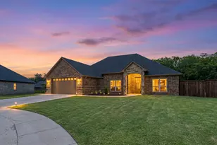533 Limestone Cir, Mabank, TX 75147 - Photo 2