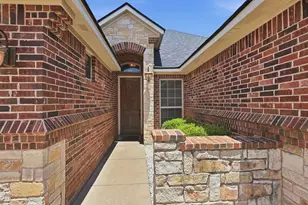 608 Donna Cir, Granbury, TX 76049 - Photo 6
