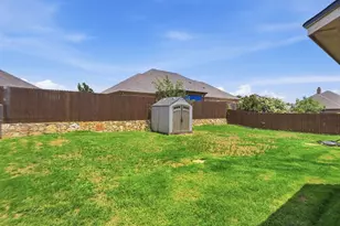 608 Donna Cir, Granbury, TX 76049 - Photo 10