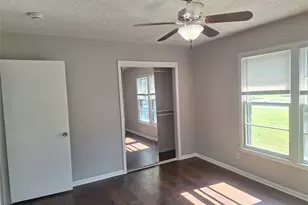 1225 Harrison Ln, Hurst, TX 76053 - Photo 12