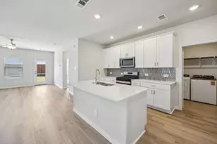 717 Dotty Dr, McKinney, TX 75071 - Photo 2