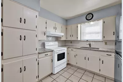 2203 Granada Drive, Irving, TX 75060 - Photo 10