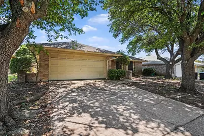 2608 Green Ridge Street, Fort Worth, TX 76133 - Photo 2