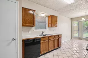 2608 Green Ridge St, Fort Worth, TX 76133 - Photo 8