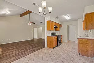 2608 Green Ridge St, Fort Worth, TX 76133 - Photo 6