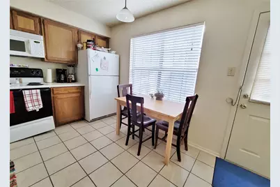 929 W Hickory Street #A2, Denton, TX 76201 - Photo 6