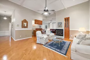 2105 Sleepy Hollow Dr, Arlington, TX 76006 - Photo 10