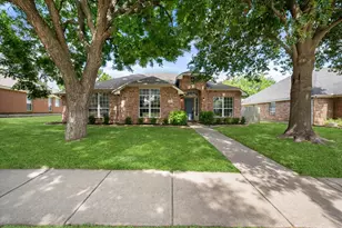 1523 Hamilton Dr, Cedar Hill, TX 75104 - Photo 2
