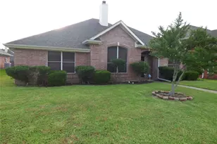 3904 Valez Dr, Carrollton, TX 75007 - Photo 2