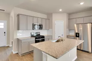 3681 Zenith Dr, Grand Prairie, TX 75052 - Photo 4