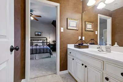 2505 Valley Glen Court, Carrollton, TX 75010 - Photo 32