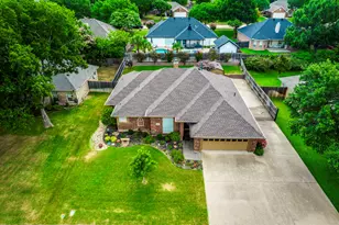 1624 Ross Dr, Midlothian, TX 76065 - Photo 2