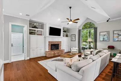 11 Brook Hollow Lane, Trophy Club, TX 76262 - Photo 10
