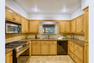 305 Martha Manor, Richardson, TX 75081 - Photo 12