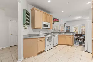 9824 Castlewood Dr, Plano, TX 75025 - Photo 14