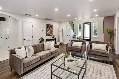 2107 Elmwood Boulevard, Dallas, TX 75224 - Photo 2