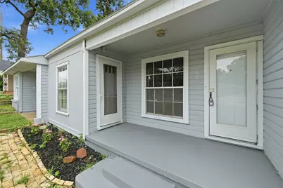 1105 W Hull Street, Denison, TX 75020 - Photo 2