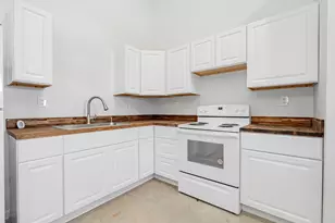 207 Young St, Nocona, TX 76255 - Photo 4