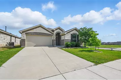 837 Amberwood Court, Fort Worth, TX 76052 - Photo 2